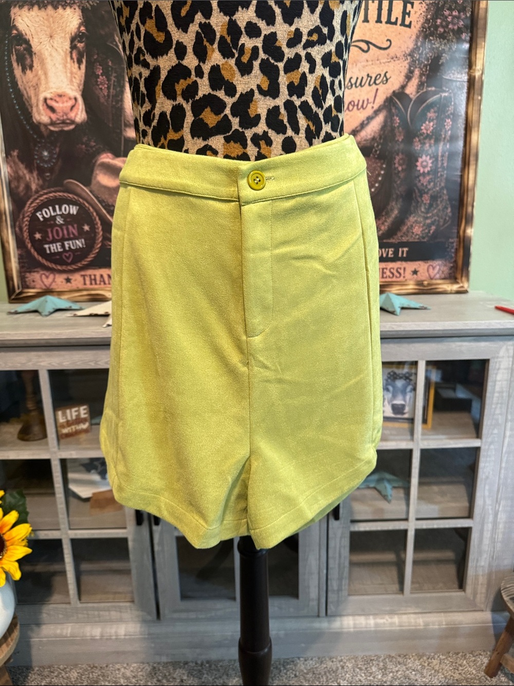 NWT Kori Lime Yellow Women's Casual Pull-On Shorts Size 2XL - Picture 2 of 6
